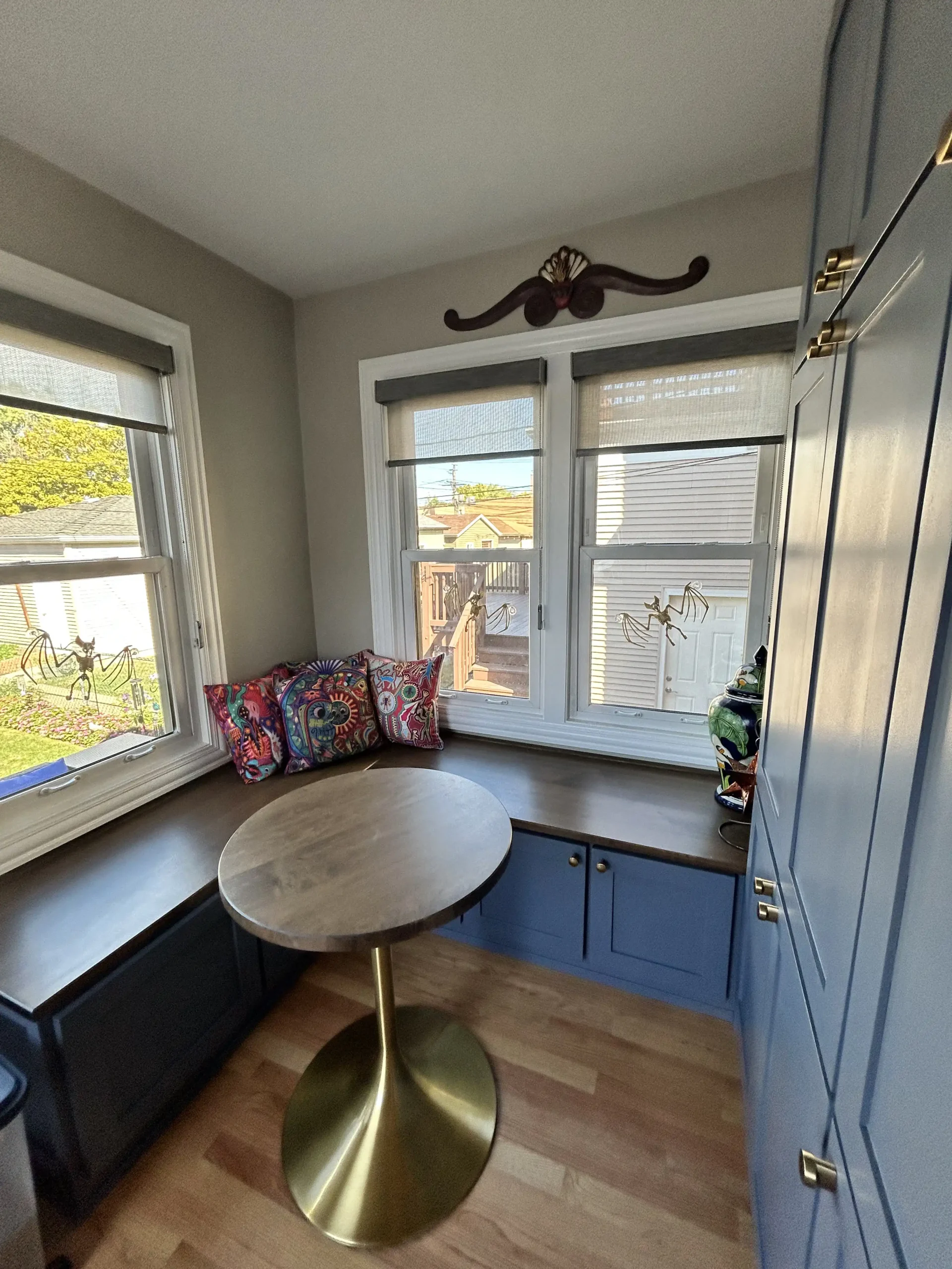Banquettes and Kitchen Nooks Blue Corner 2 scaled