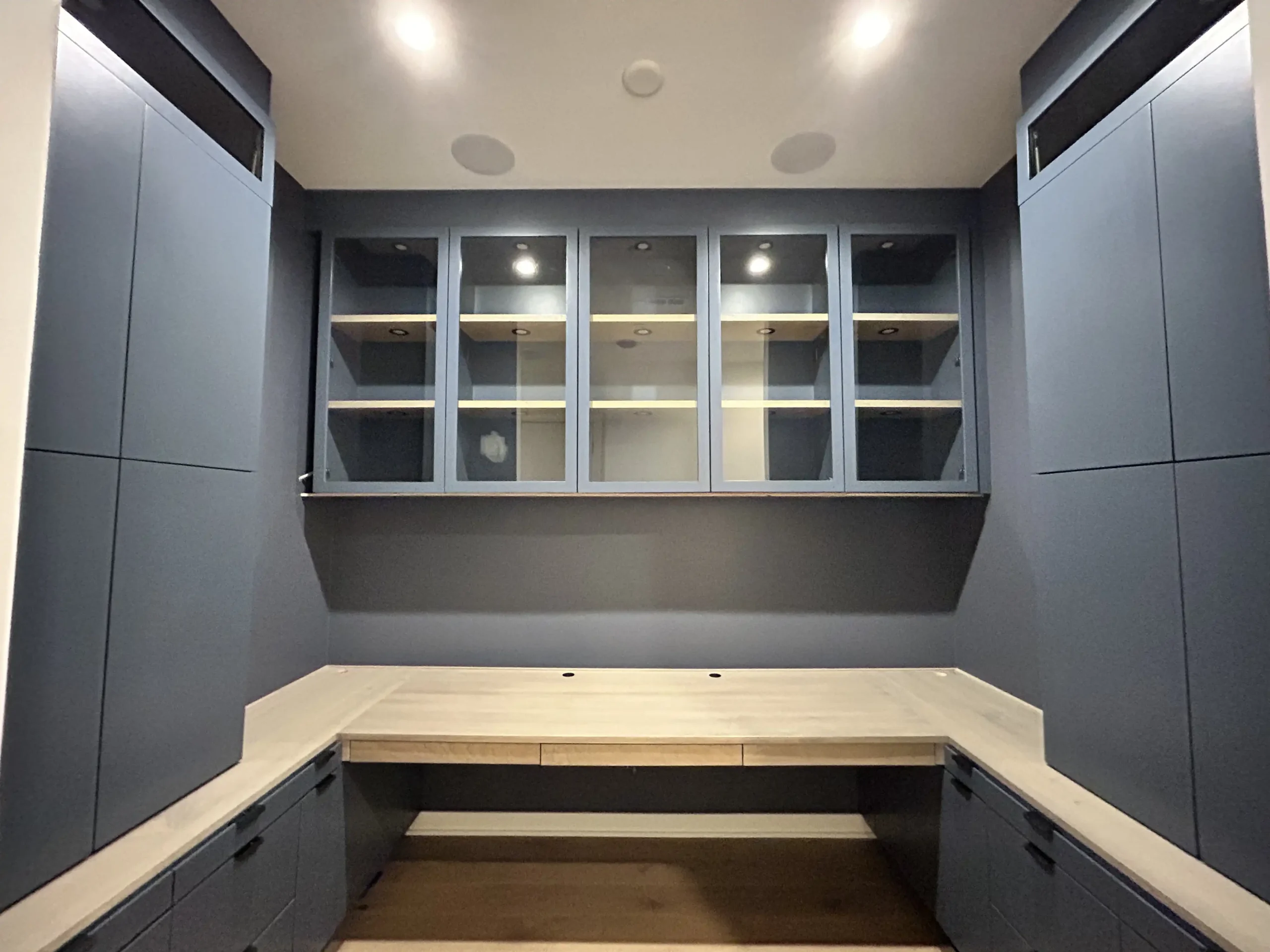 Home Office Blue and Light Wood Corner 3 scaled