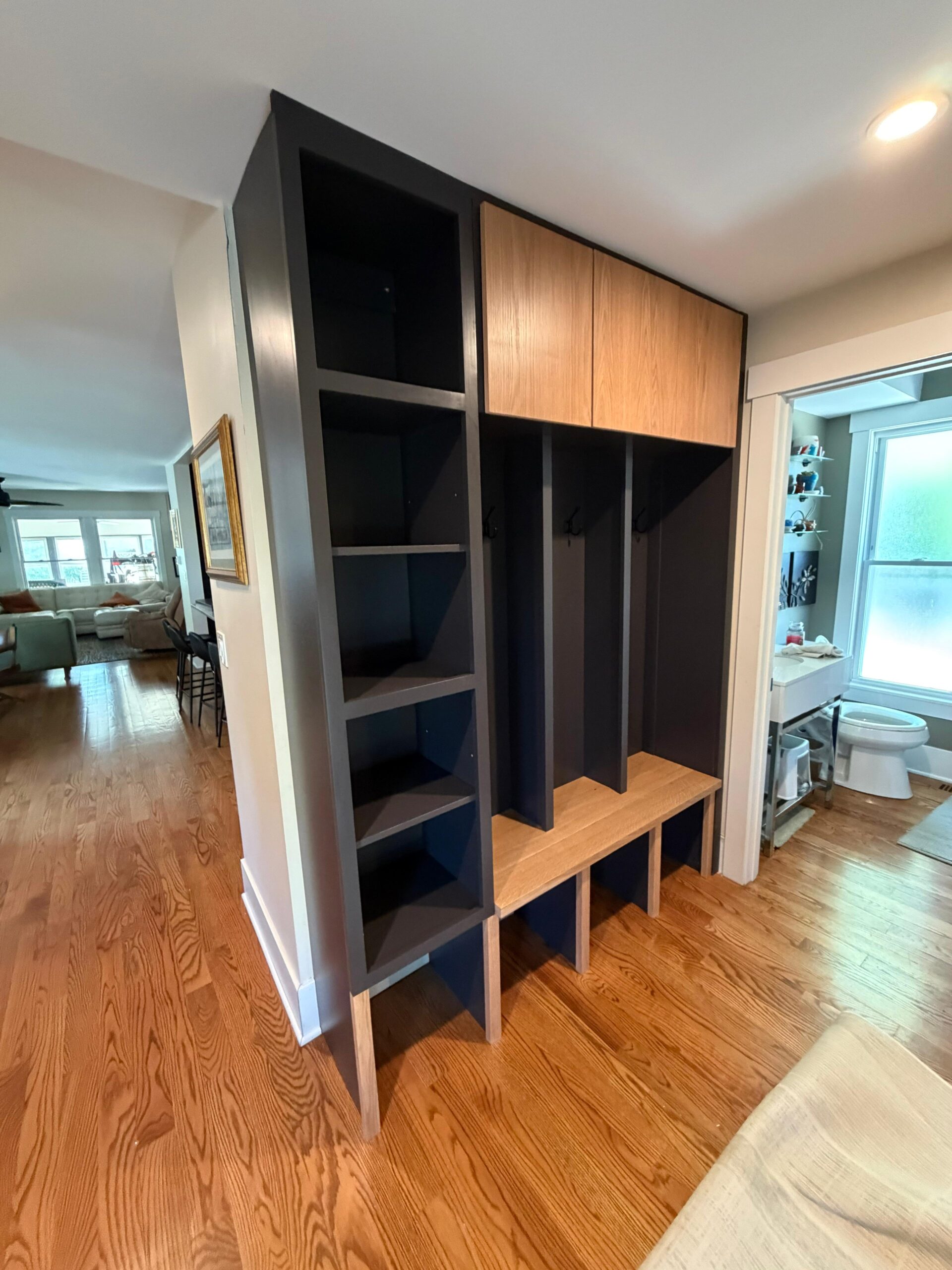 Mudrooms and Entryways BnW Luxury Entry 2 scaled